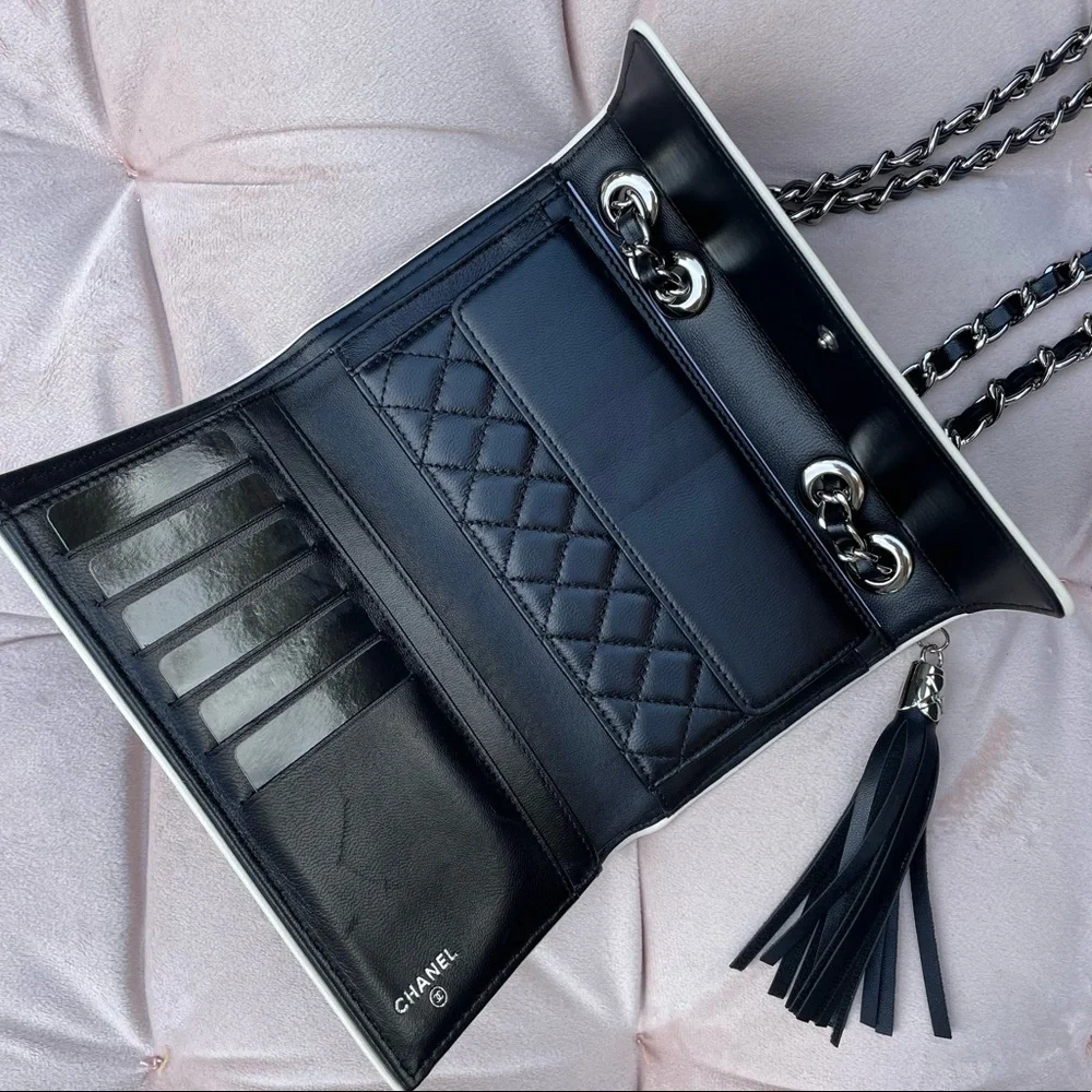 CHANEL Black Leather Chain-Handle Crossbody Bag with Silver Trim